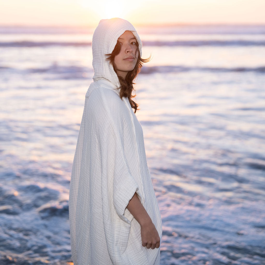 The Cloud Poncho - Vintage White