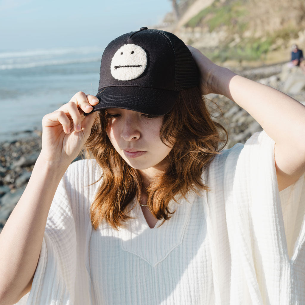 Surfmoji Trucker Hat - Vintage Black